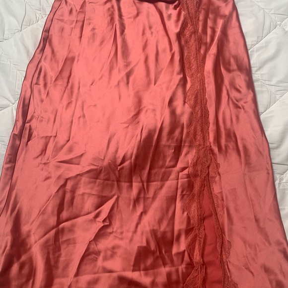 Satin skirt - Picture 2 of 4